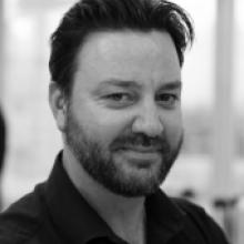 Headshot of Luis Piek.